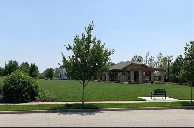 Building Photo - 7925 N Ln Ave