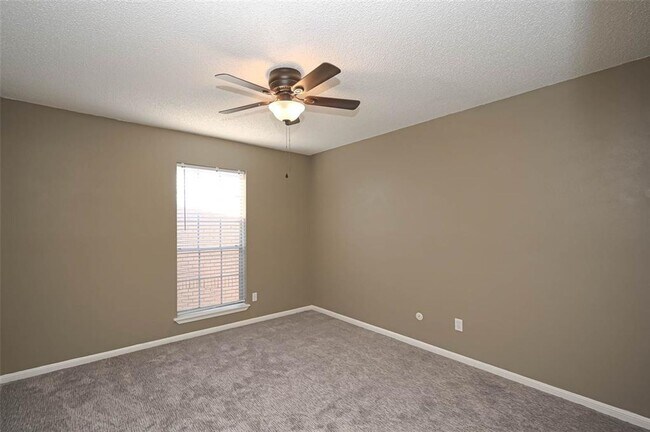 Building Photo - 2120 El Paseo St