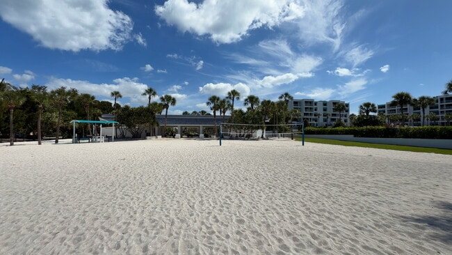 Building Photo - Luxury Furnished Longboat Key Retreat with Private Beach Club Access & Golf Course Views Remodele...