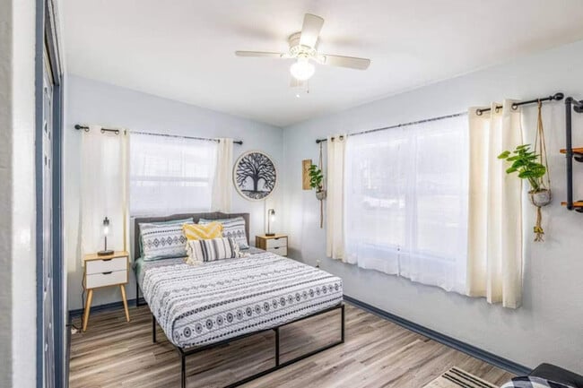 Building Photo - 1400 Montclair Ct