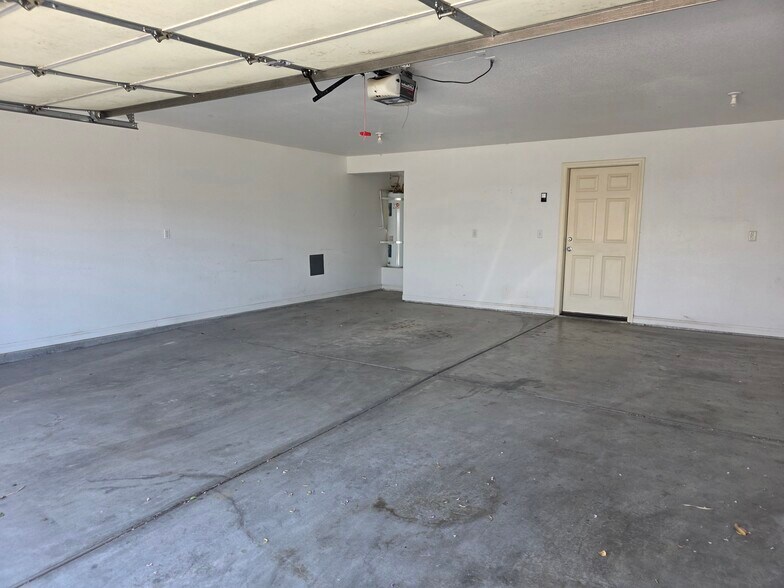 Building Photo - 1970 Teepee Rd