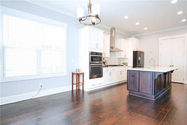 Building Photo - 6030 Richwood Cir