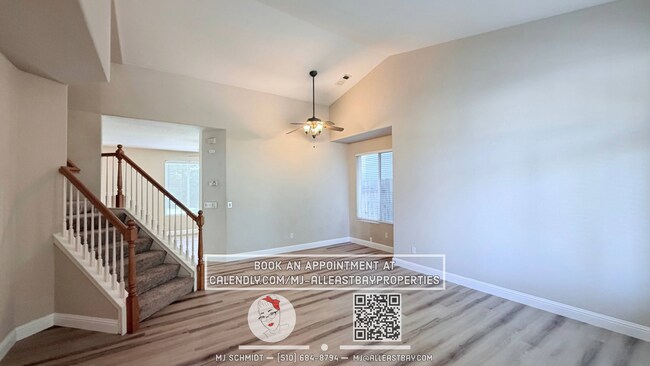 Building Photo - Beautiful 3 bedroom home nestled in cozy Brentwood neighborhood!
