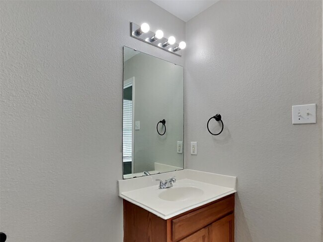 Building Photo - 22110 Orchard Dale Dr