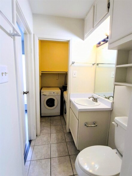 Building Photo - 500 Tiki Dr