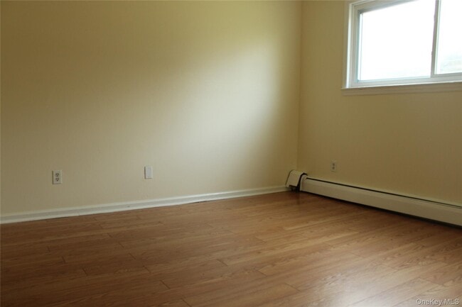 Building Photo - 1 Fishkill Glen Dr