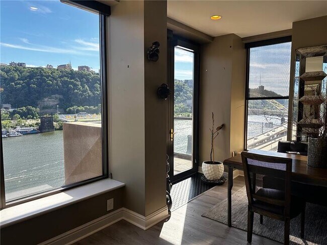 Building Photo - 151 Fort Pitt Blvd