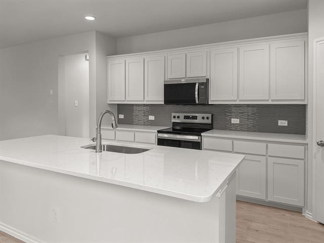 Building Photo - 1908 Iris Rd