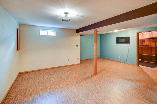 Building Photo - 1398 Prairie Rose Dr