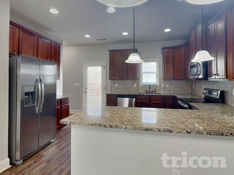 Building Photo - 11350 Freeman Way