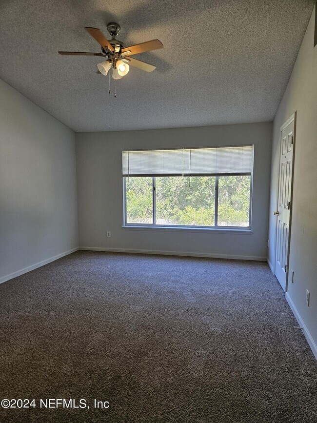 Building Photo - 12311 Kensington Lakes Dr
