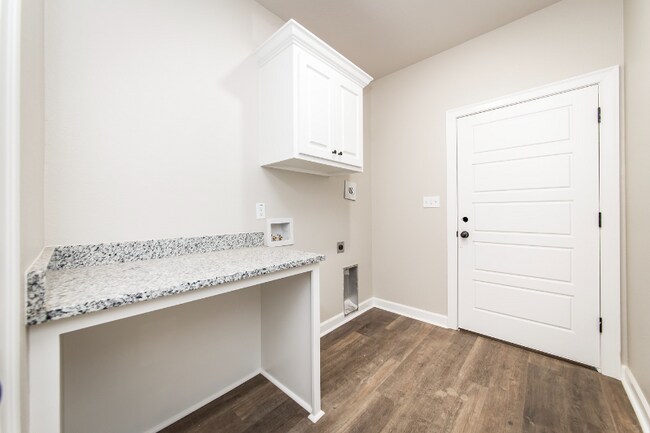 Building Photo - 17304 Hollow Pine Dr