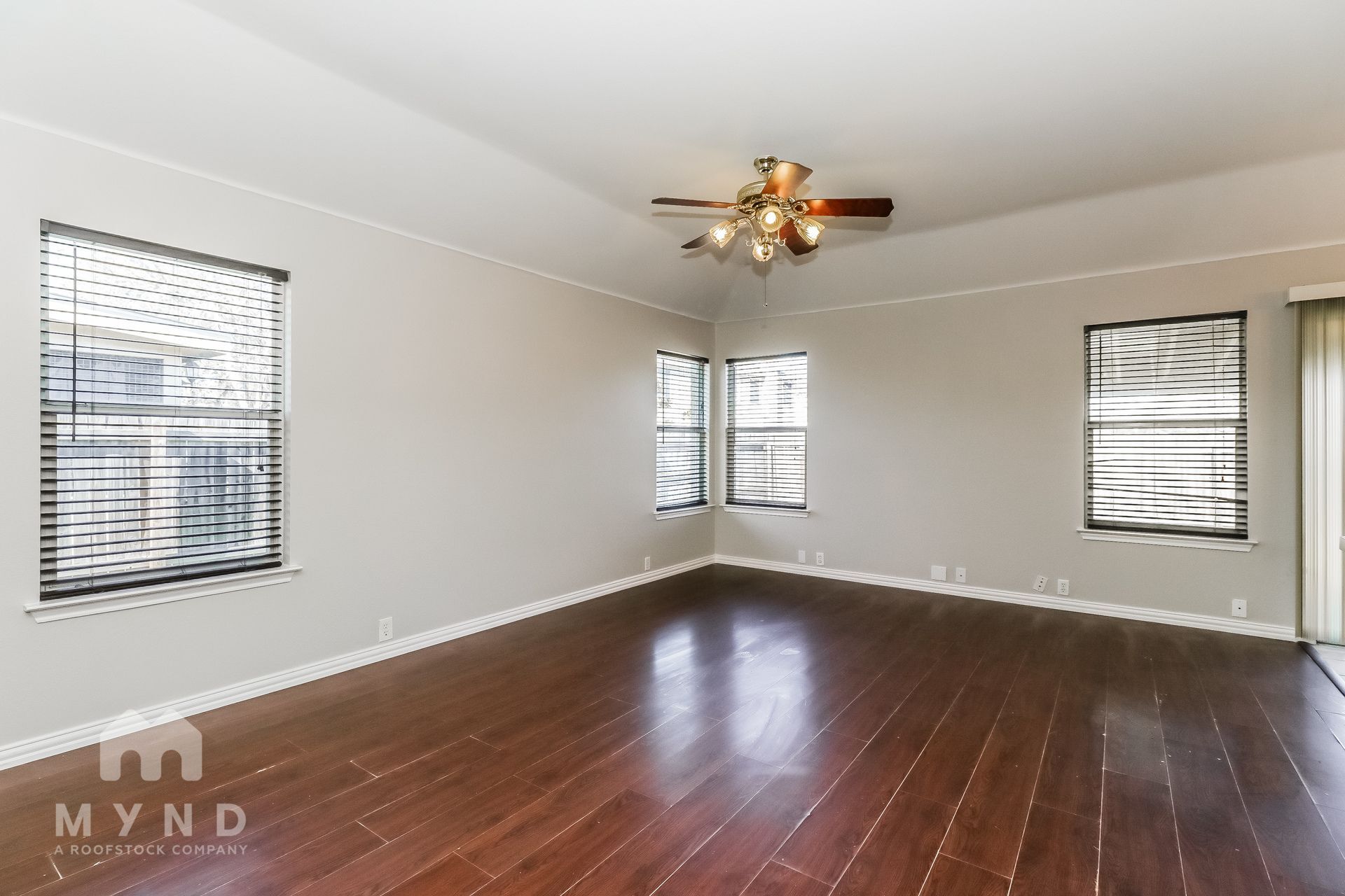 Building Photo - 14812 Lantern Dr