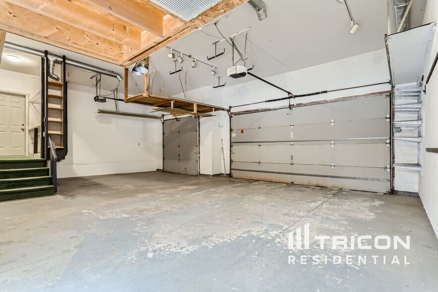 Building Photo - 17739 Kingsway Path