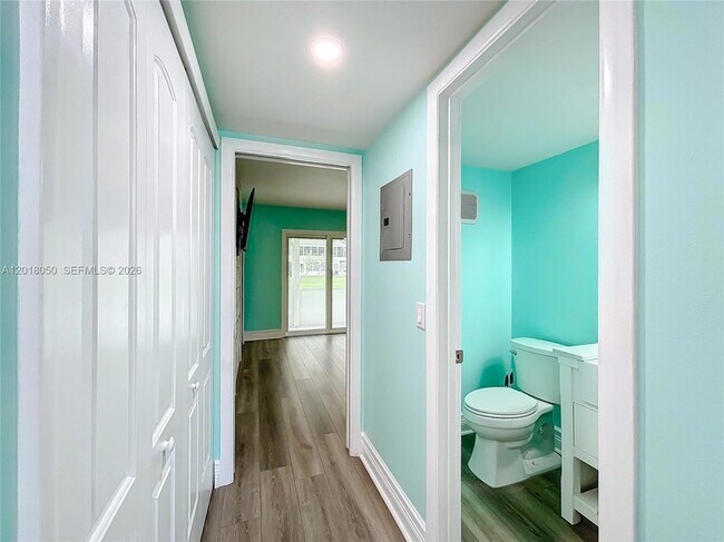 Building Photo - 226 Newport Dr
