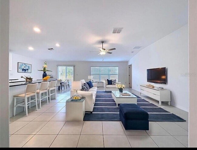 Building Photo - 6557 Bar S Bar Trl