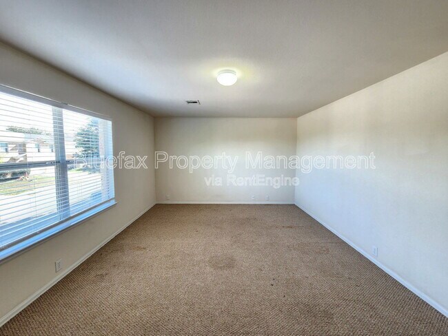 Building Photo - 943 Tisbury Pkwy
