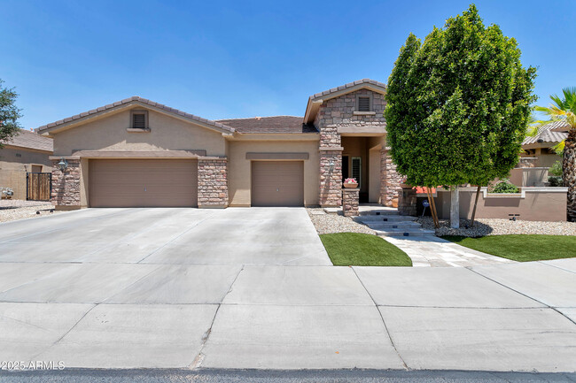 Primary Photo - 4553 N 152nd Dr