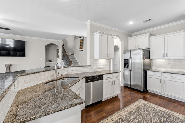 Building Photo - 4435 Bearberry Ave