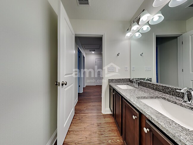 Building Photo - 83 Banyan Forest Drive
