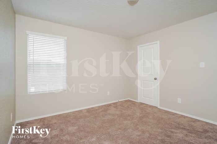 Building Photo - 2425 Double Oak Dr