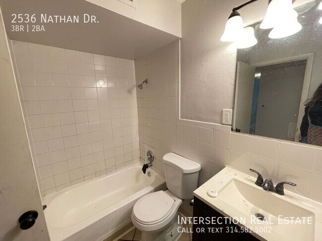 Building Photo - 2536 Nathan Dr