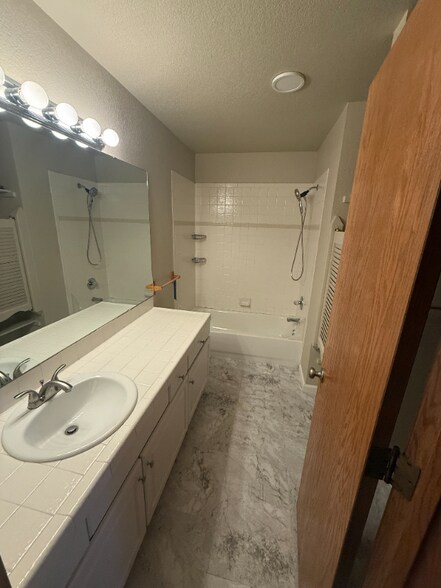 Building Photo - 2857 Springdale Ln