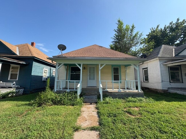Primary Photo - 127 E Campbell St