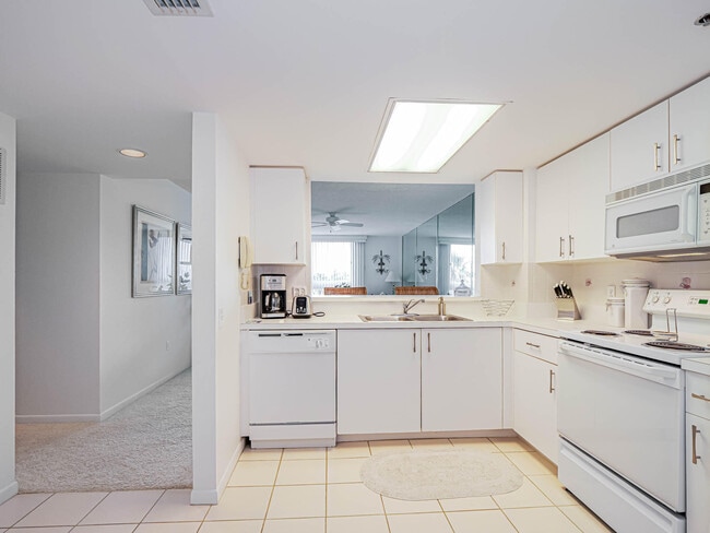 Building Photo - 2700 N Hwy A1A