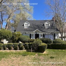 Building Photo - 3365 S Oakwood St