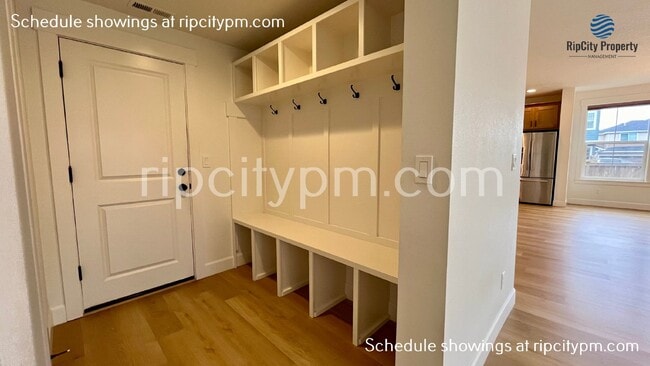 Building Photo - 3928 SE 77th Ave