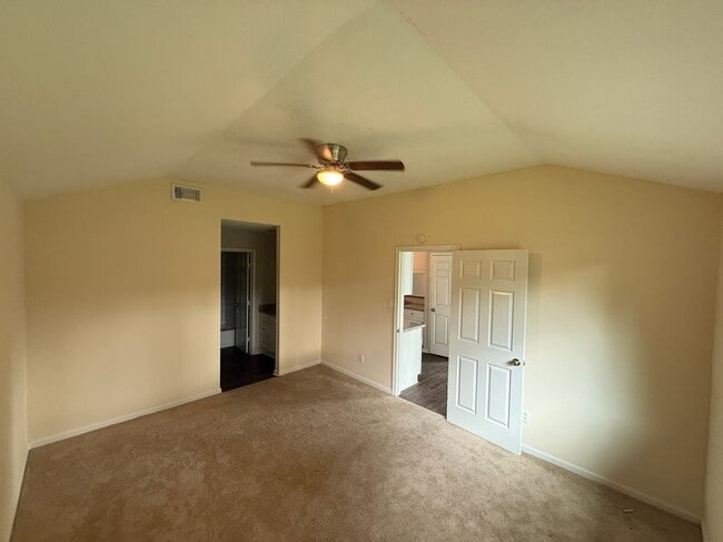 Building Photo - 6534 Lodgepole Rd