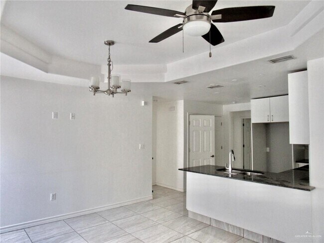 Building Photo - 15 W Harrison Ave