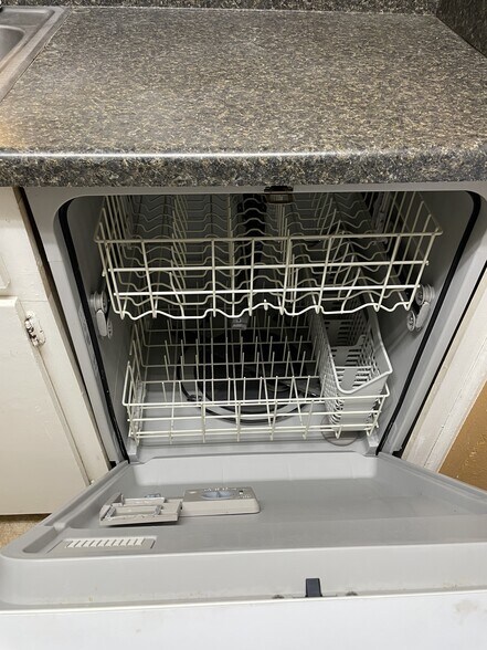 Dishwasher - 424 Fry St