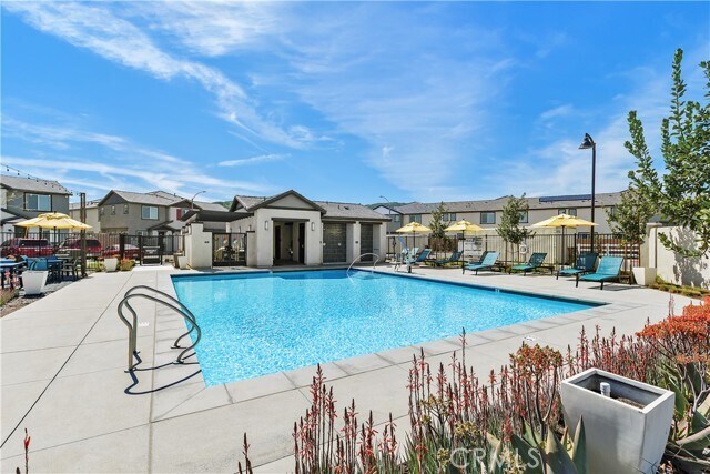 Building Photo - 32600 Manhattan Ave