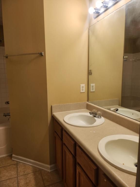 Building Photo - 3001 Falling Water Point