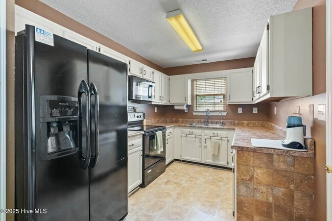 Building Photo - 1162 Shroyer Cir