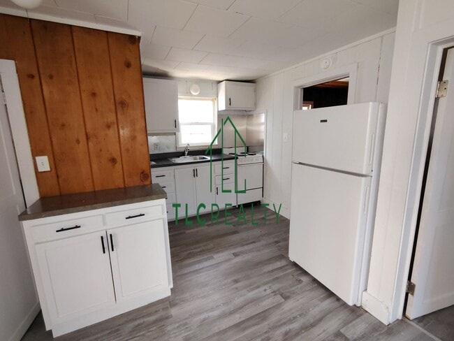 Building Photo - Quaint Home on S. Second St