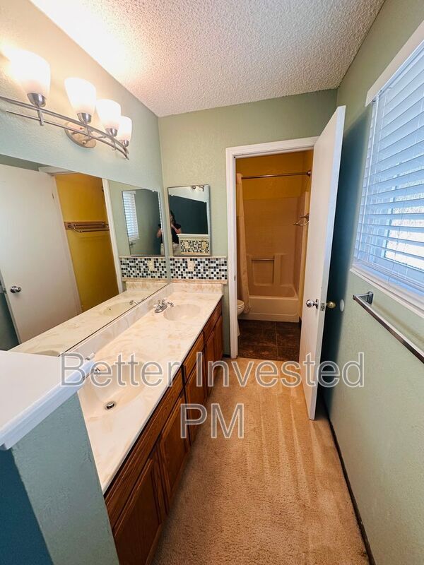Building Photo - 674 Claudius Way