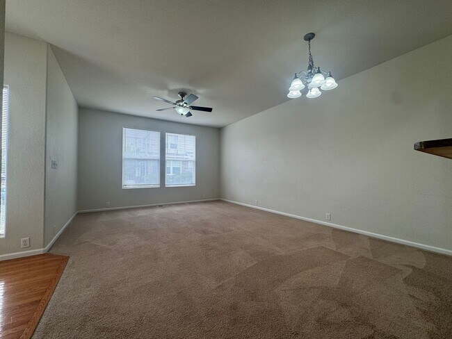 Building Photo - 7681 Sandy Springs Point