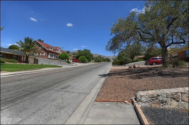 Building Photo - 424 Stonebluff Rd