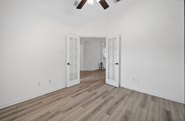 Building Photo - 2360 Collin Dr