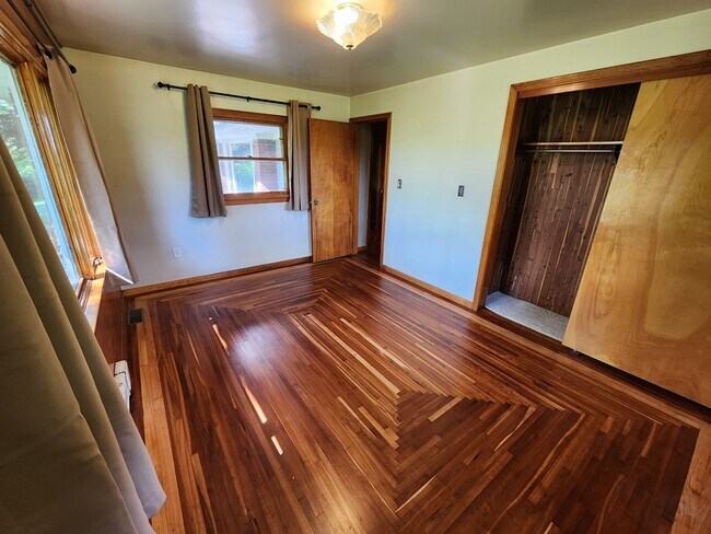 Building Photo - 7522 Utegg Rd