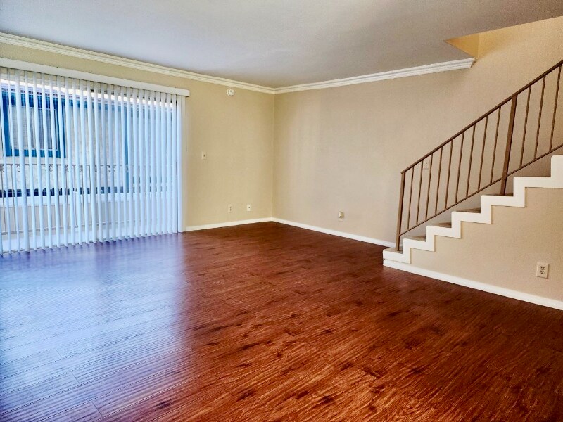 Building Photo - 232 S Pine St