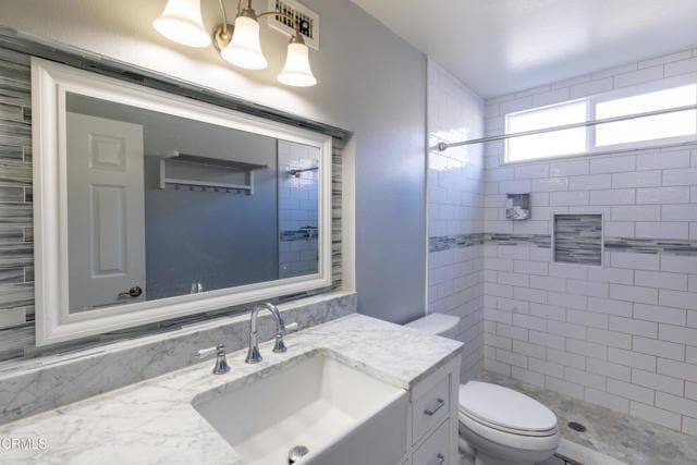 Building Photo - 336 Nueve Ct