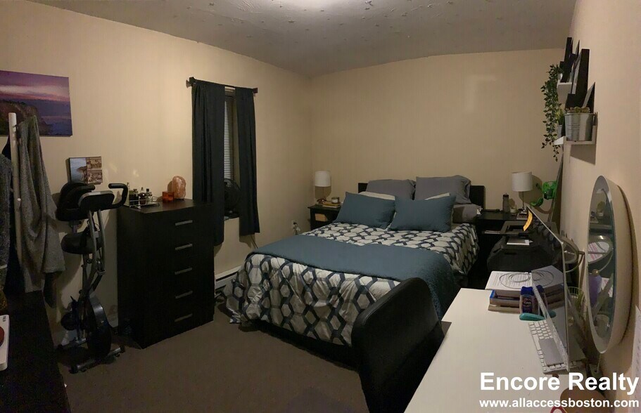 Building Photo - 883 Huntington Ave