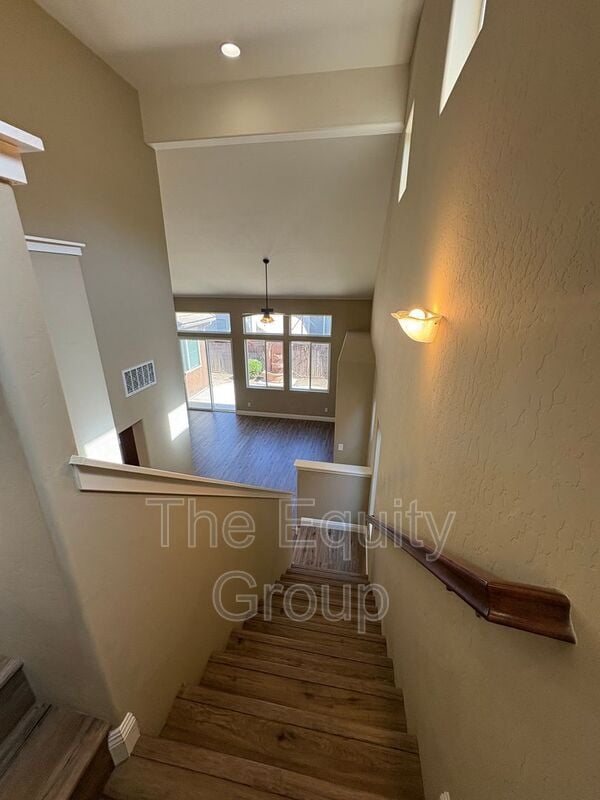 Building Photo - 1424 N Oliveto Ct