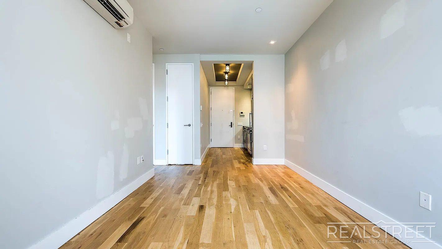 Building Photo - Leonard Street