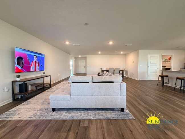 Building Photo - Spacious 5-Bedroom Home in Plantation Woods with Smart Home Features!