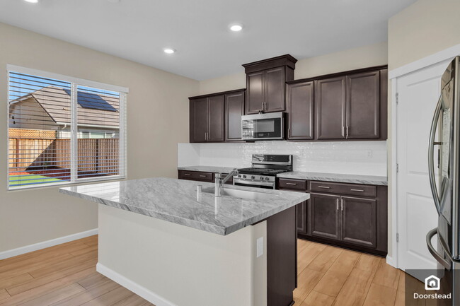Building Photo - 5587 Saddle Rock Ln
